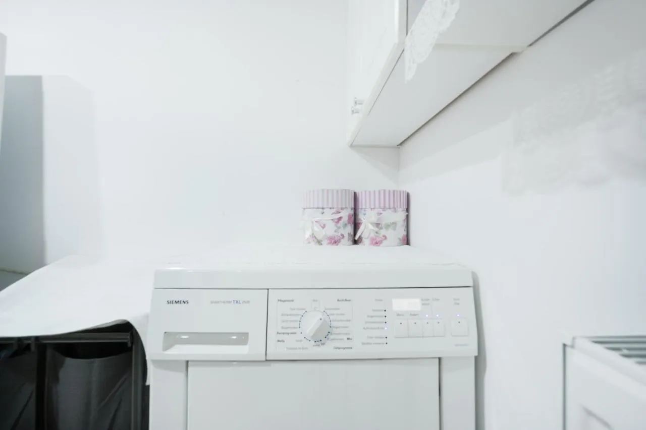 Anyroomdirect Private Apartments In Laatzen Near Hannover Exhibition Room Agency 독일